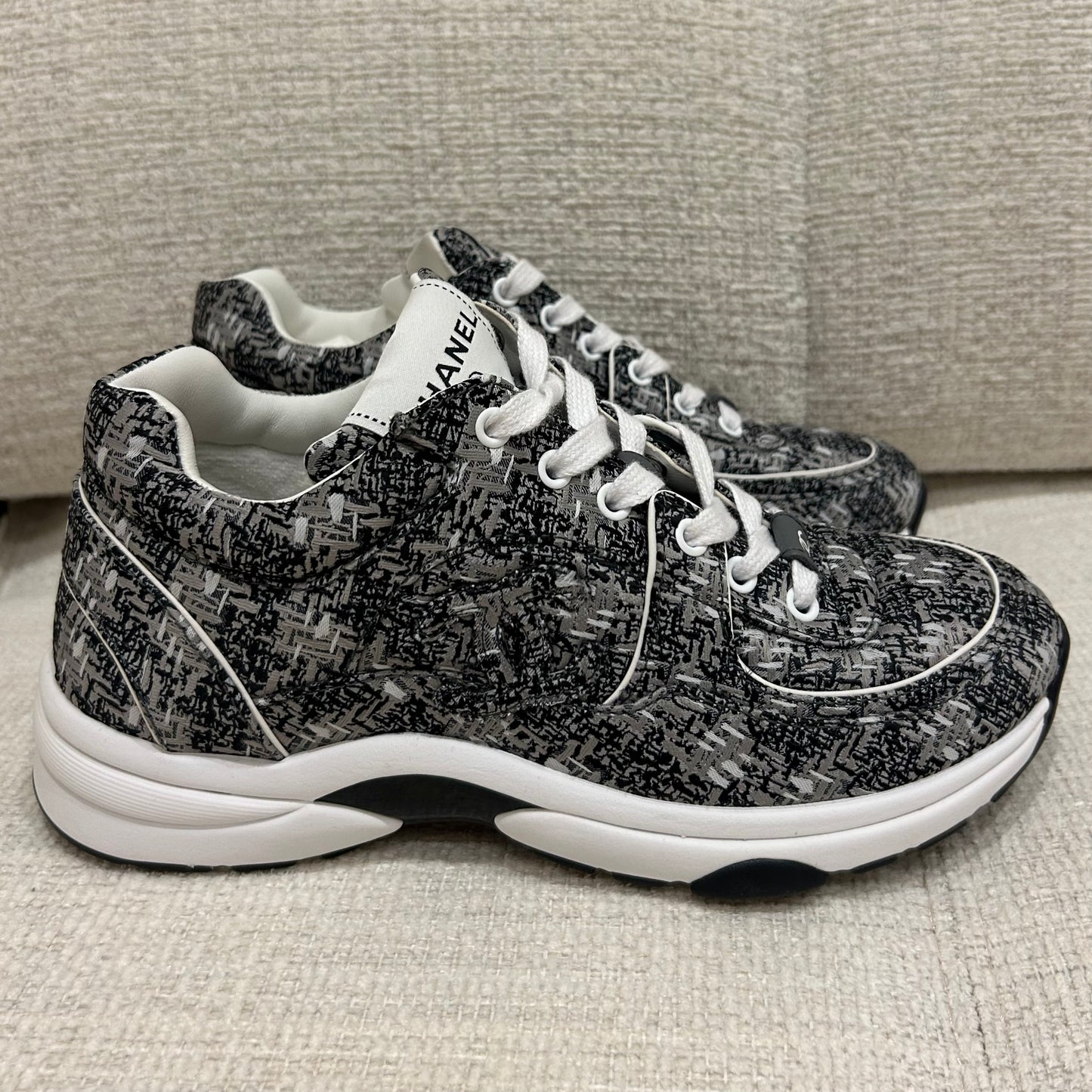 Tweed effect sneakers