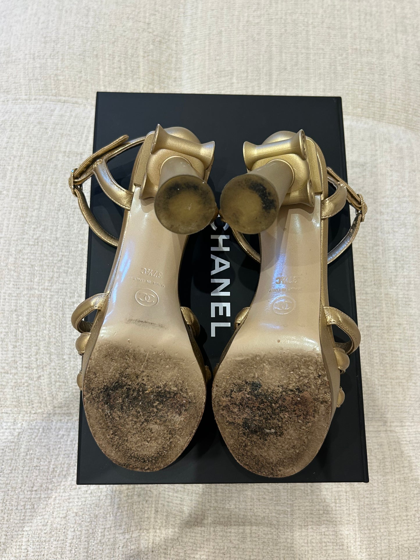 Sandals Greco-Roman gold