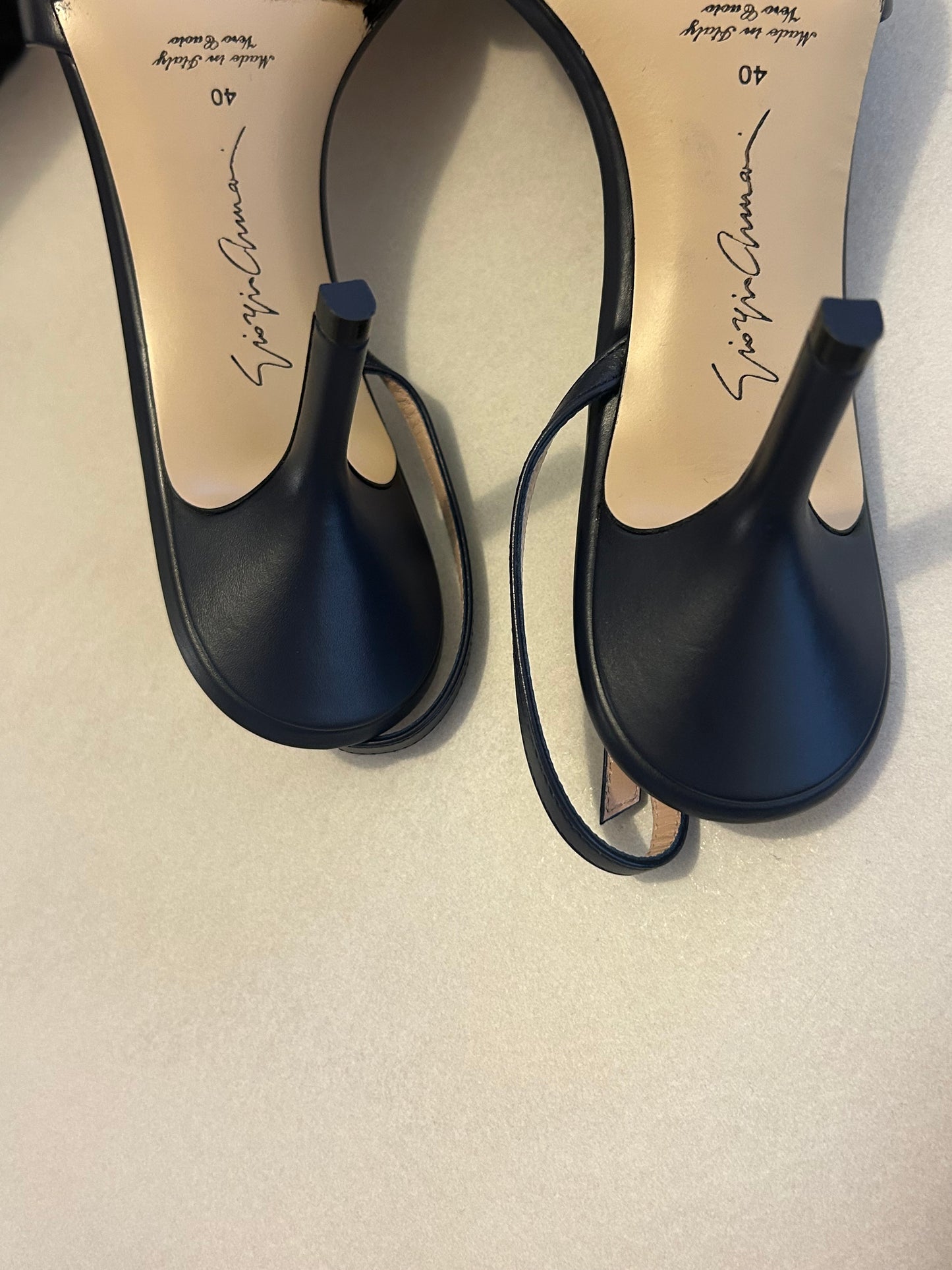 Leather slingback