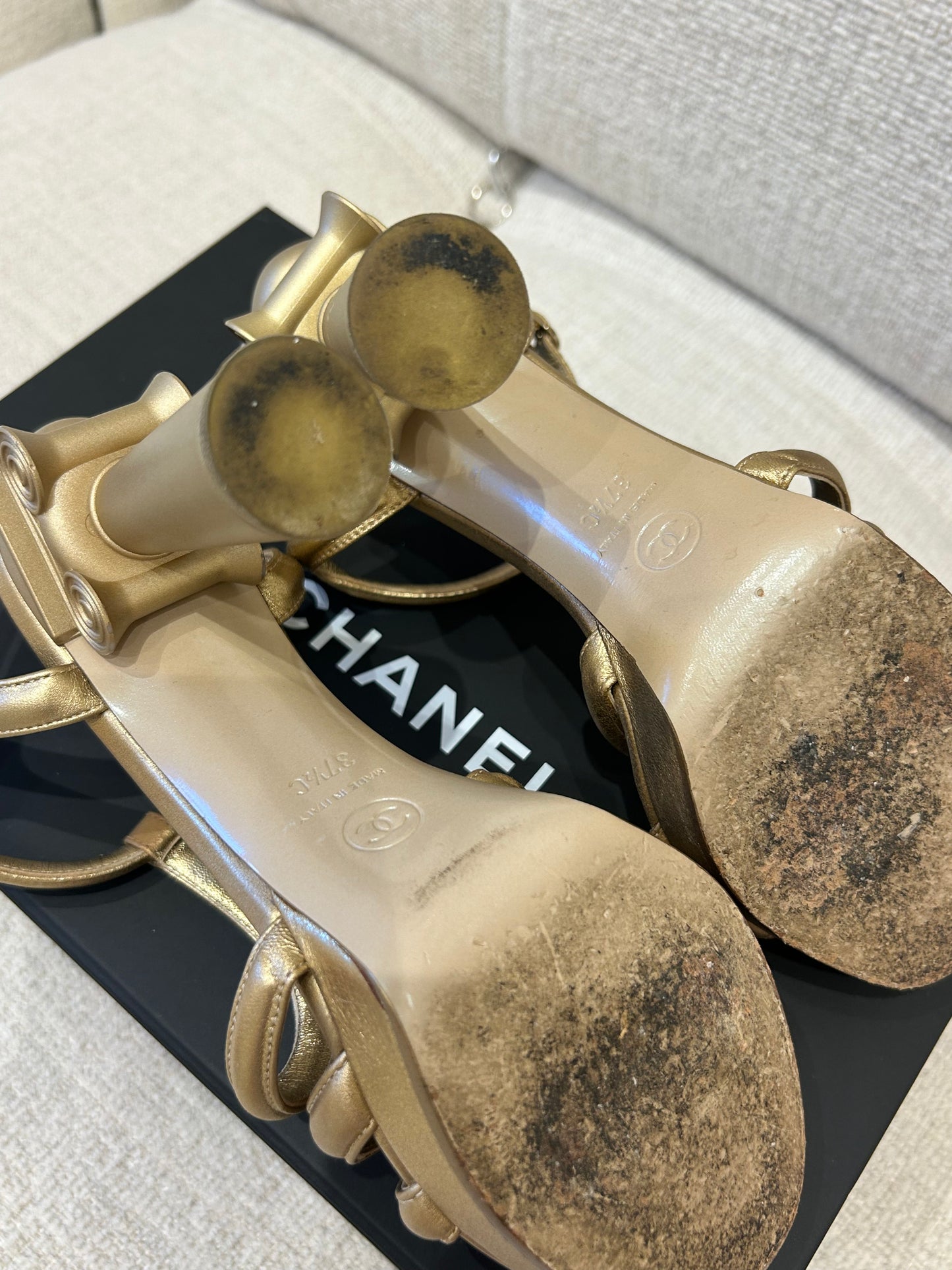 Sandals Greco-Roman gold