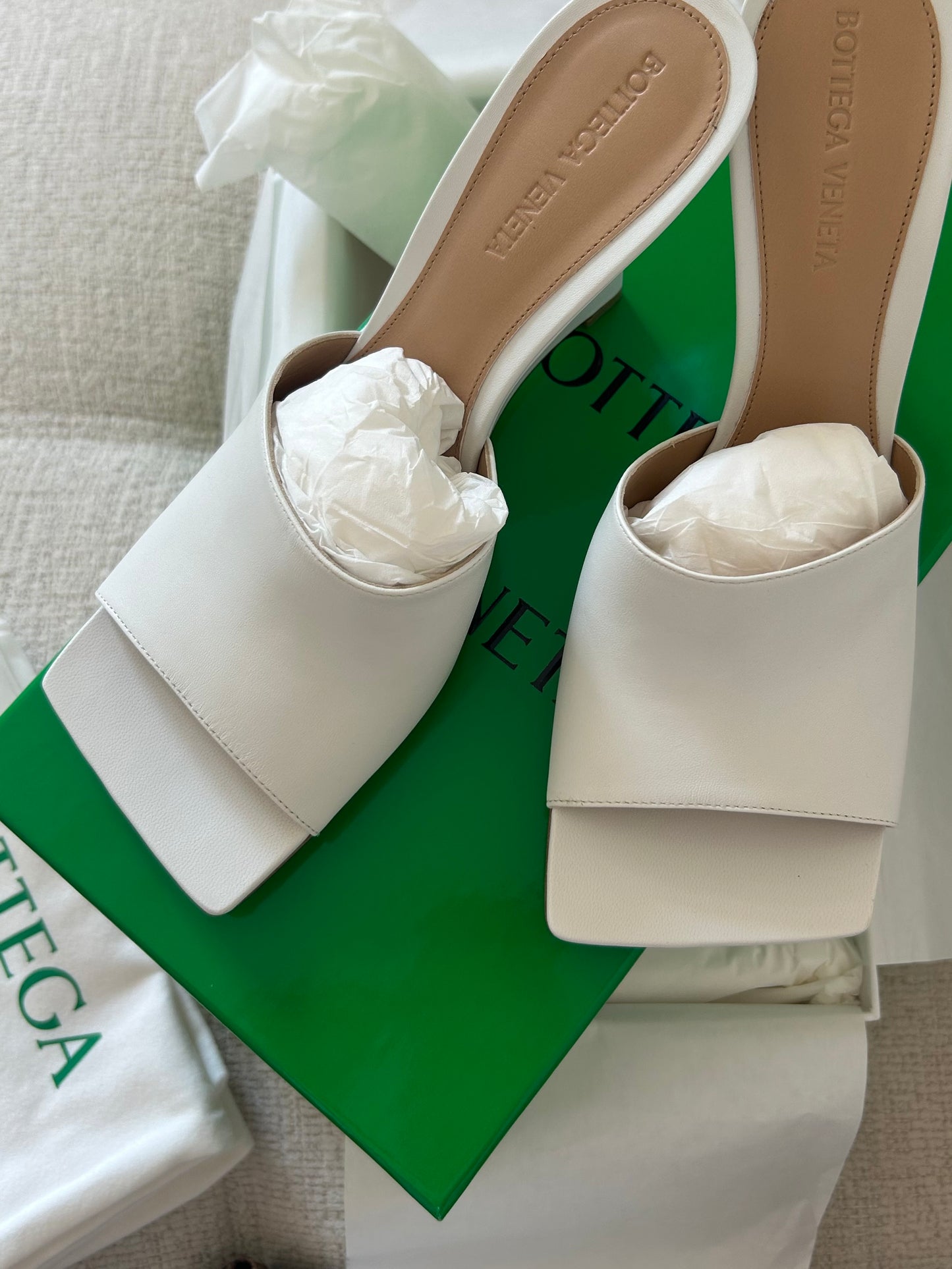 Stretch wedge mules