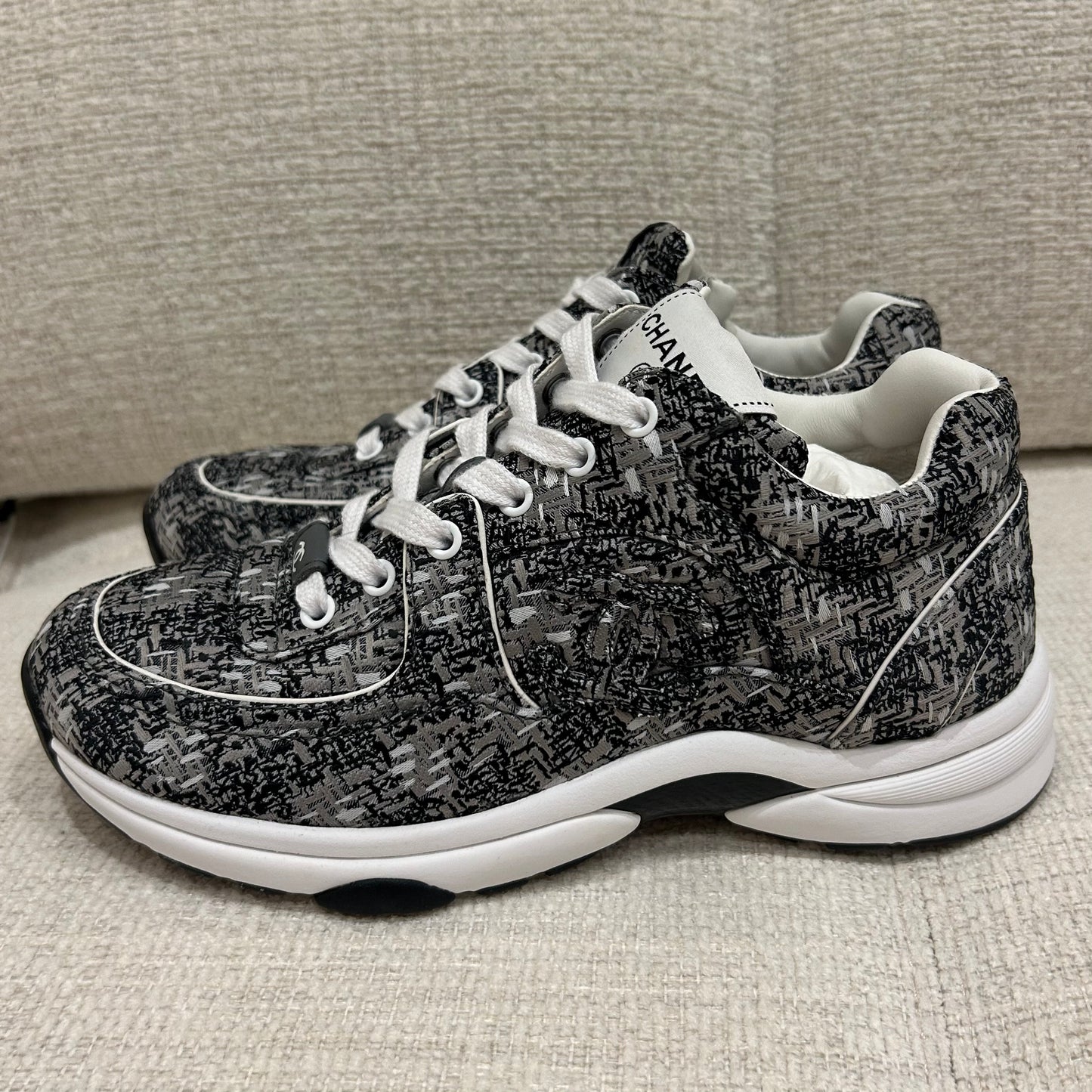 Tweed effect sneakers
