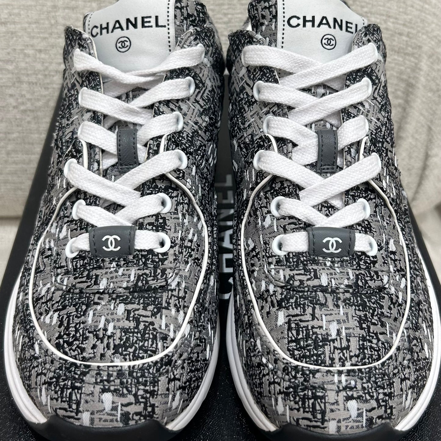 Tweed effect sneakers