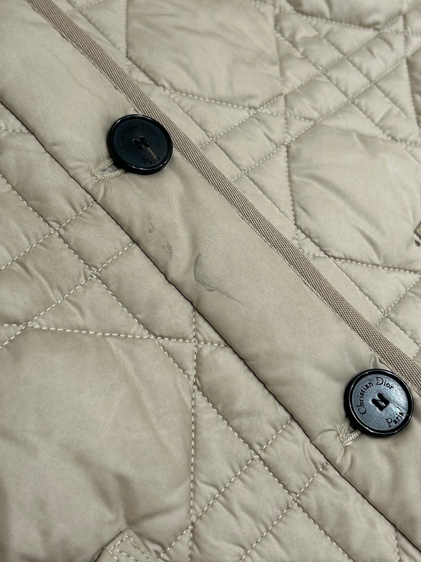 Macrocannage cape