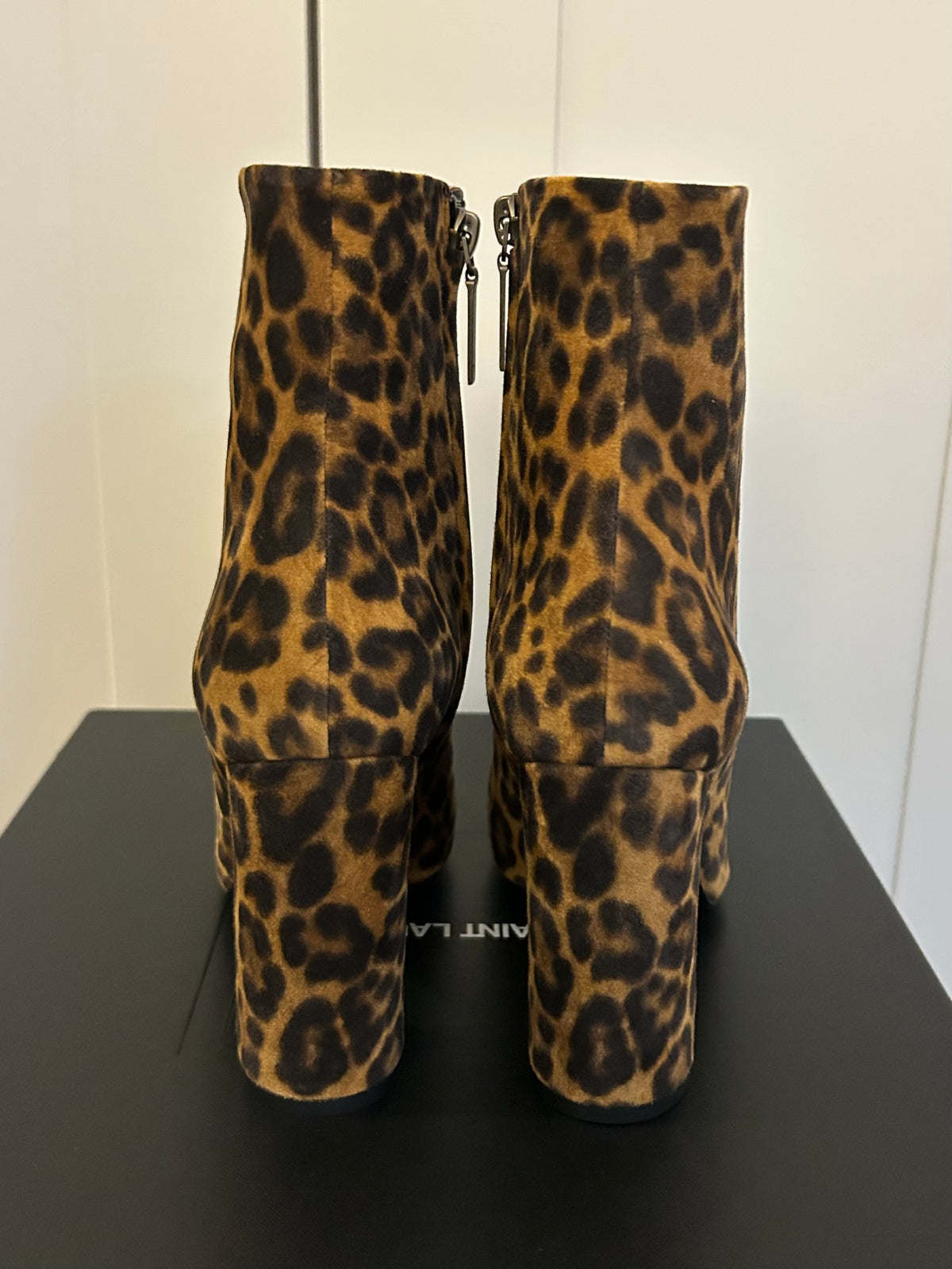 Lou 100 leopard boots