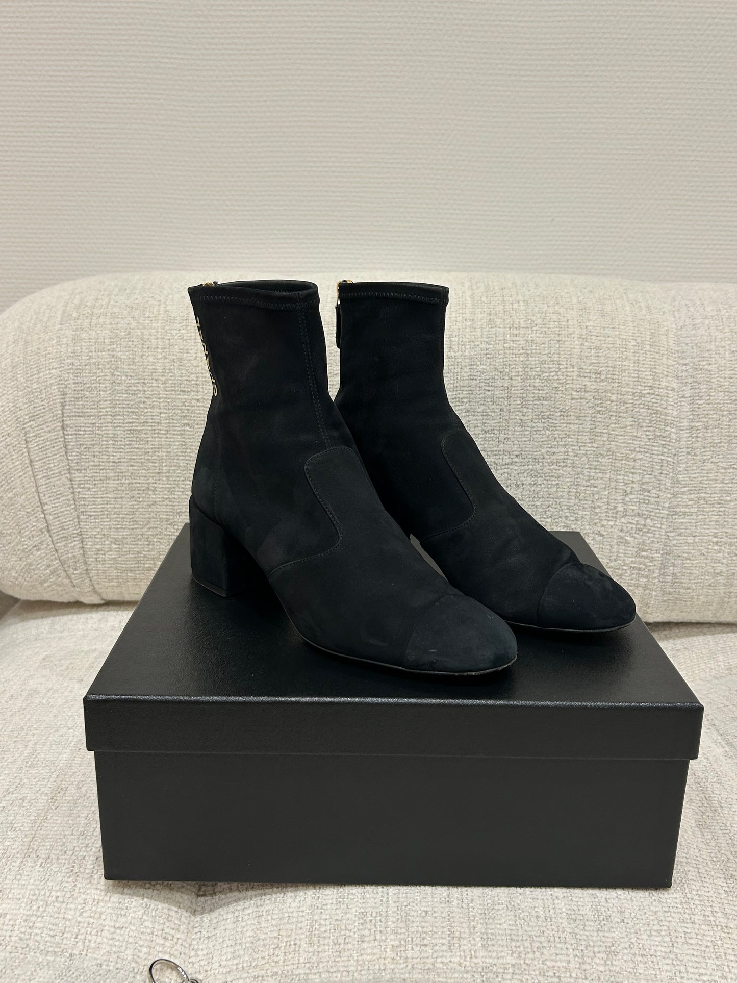 Suede boots