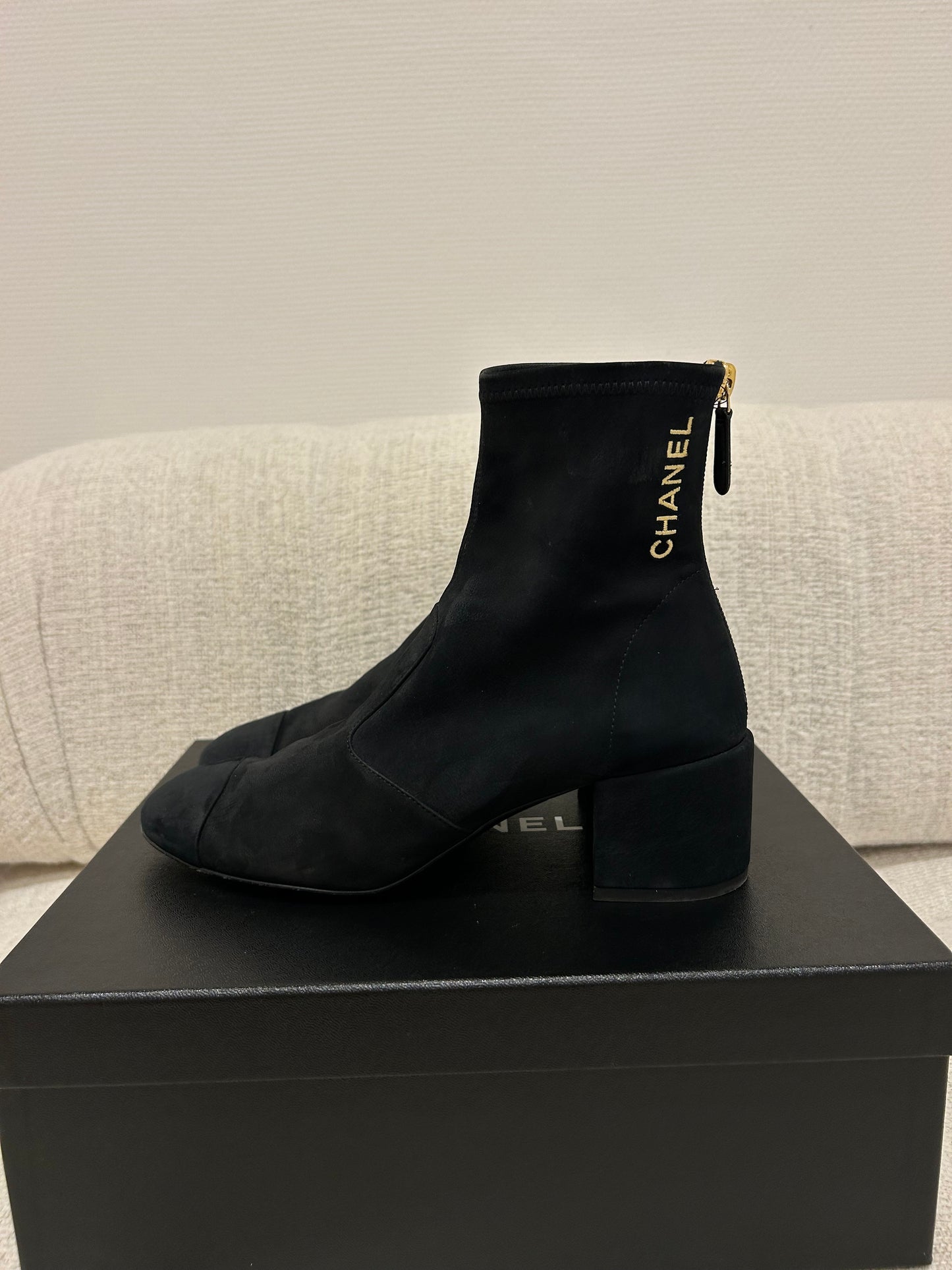 Suede boots