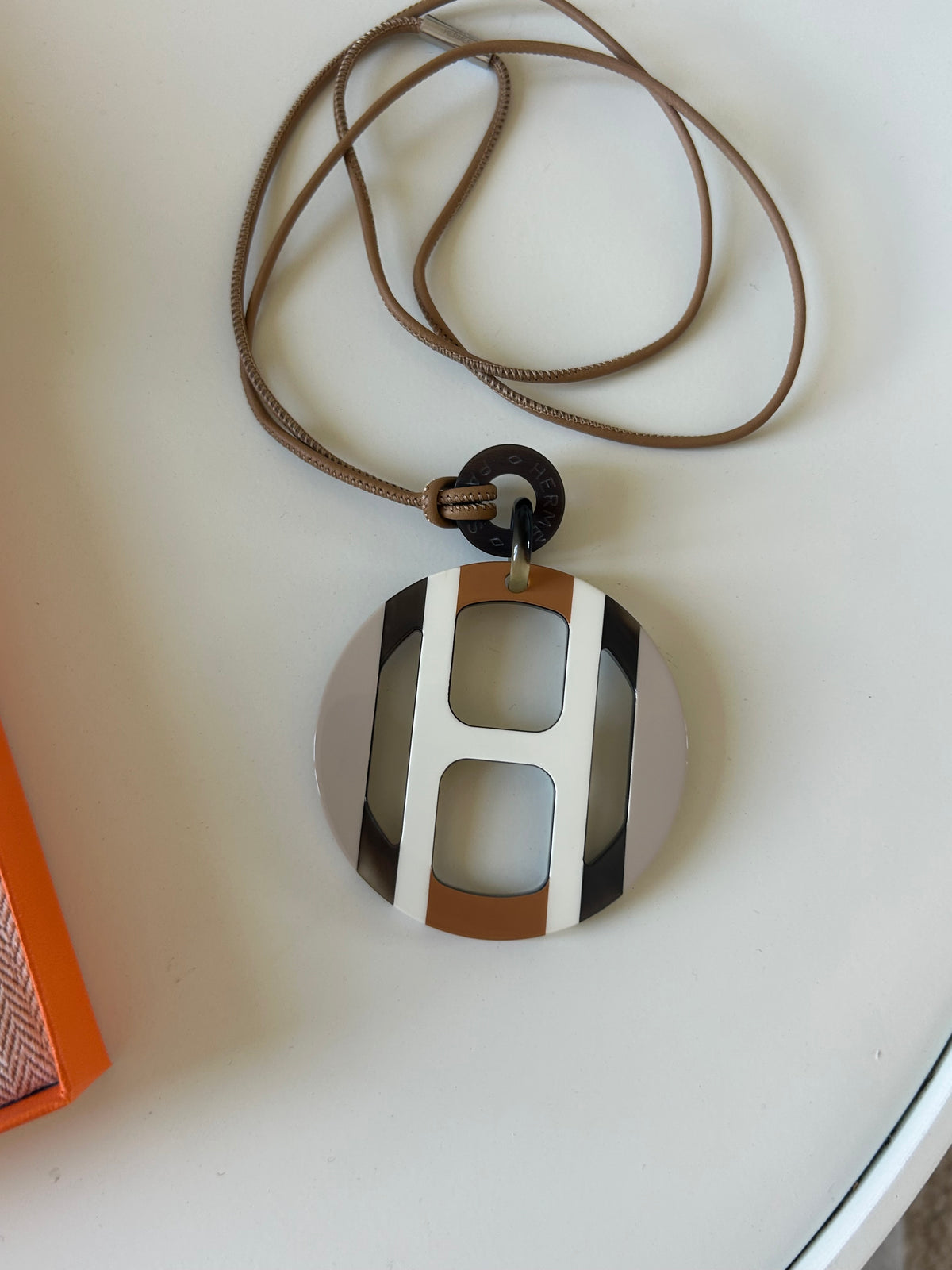 H équipe necklace