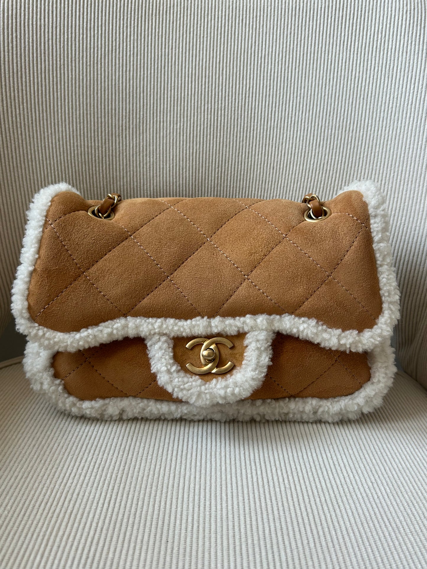 Shearling quilted bag