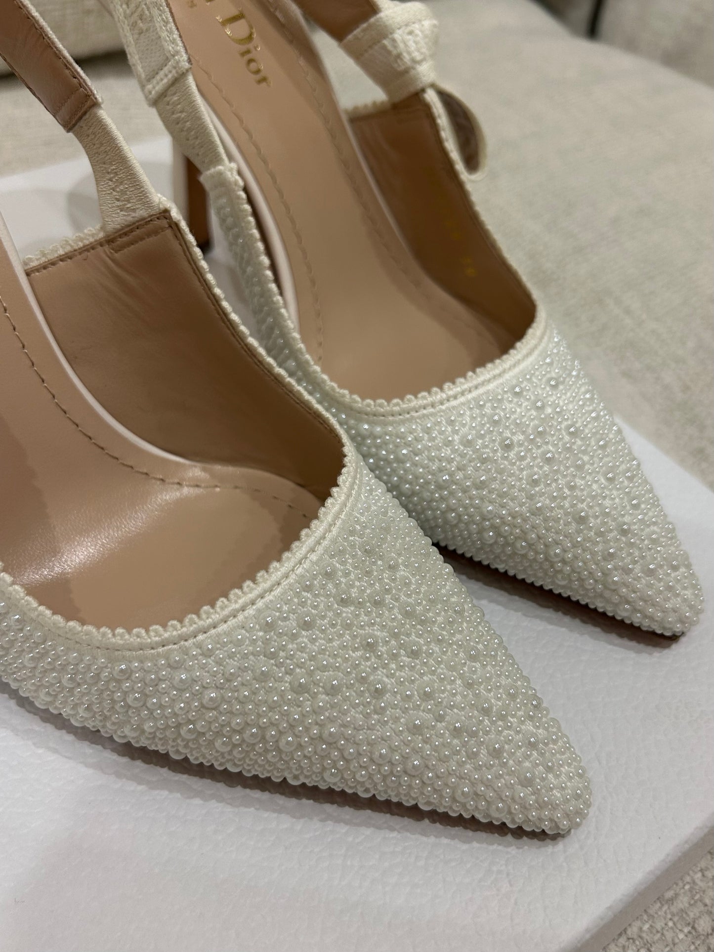 Pearls embellished J’adior slingback