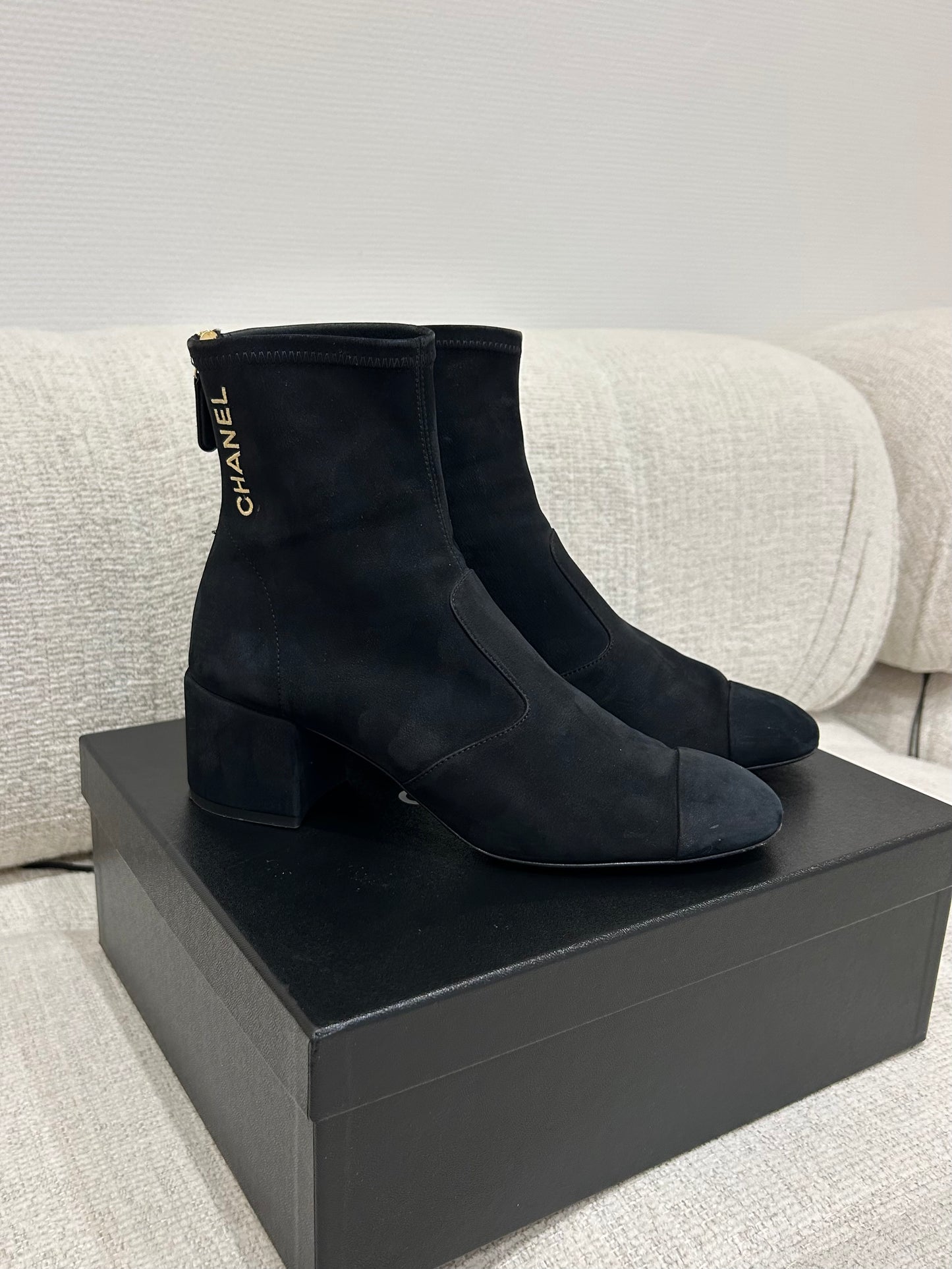 Suede boots