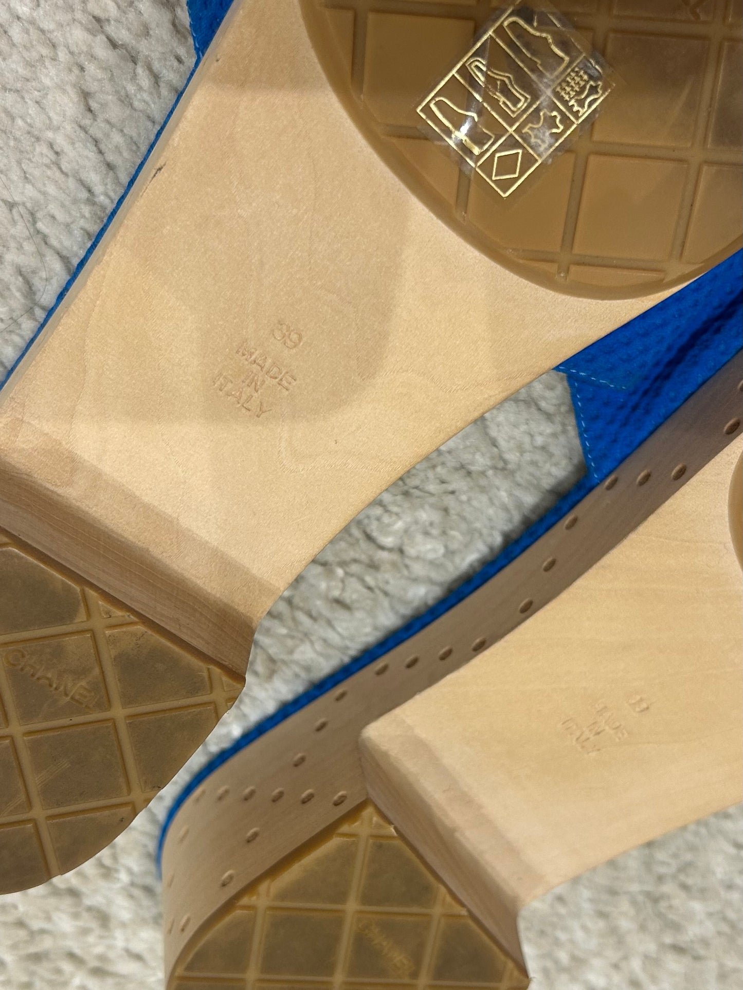 Blue clog logo