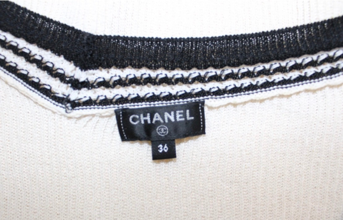 Black white stripes pullover
