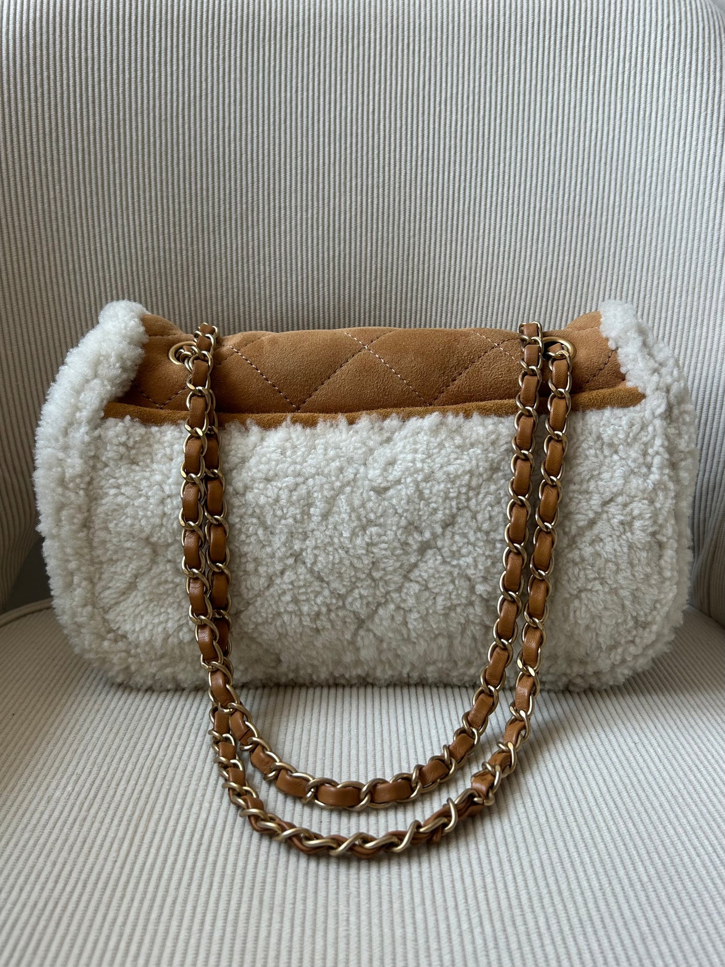 Shearling quilted bag