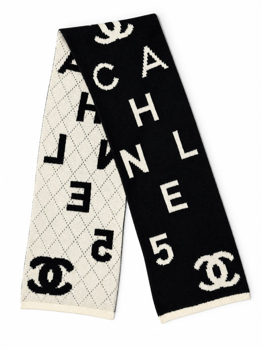 Reversible thick scarf