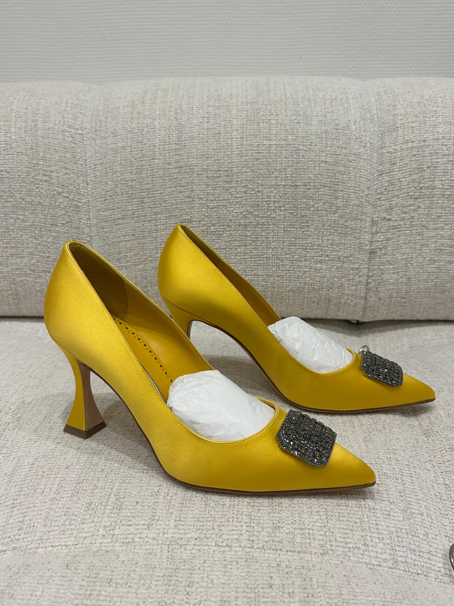 Floritanuhi yellow satin pumps