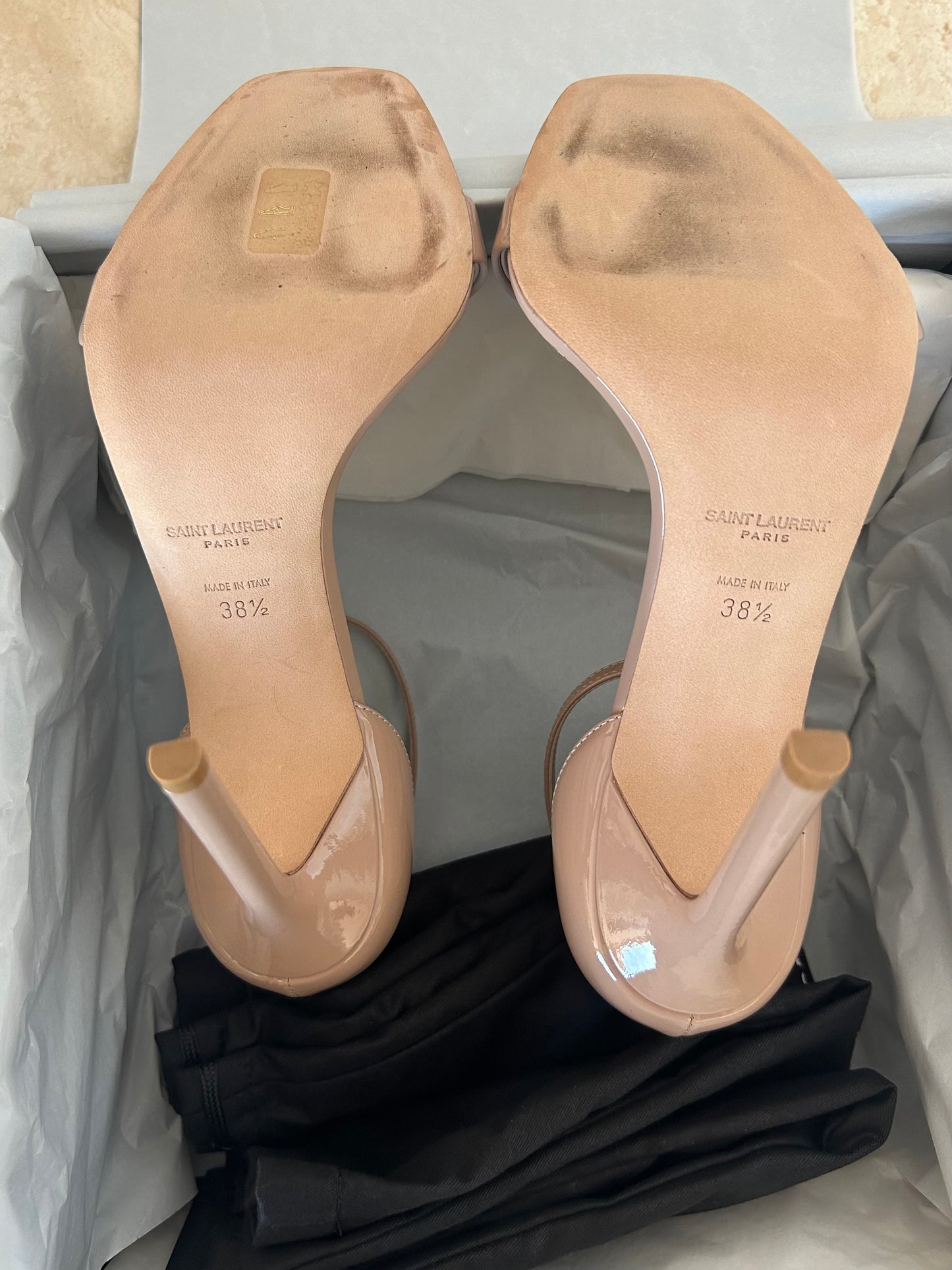 Amber 105 nude patent leather