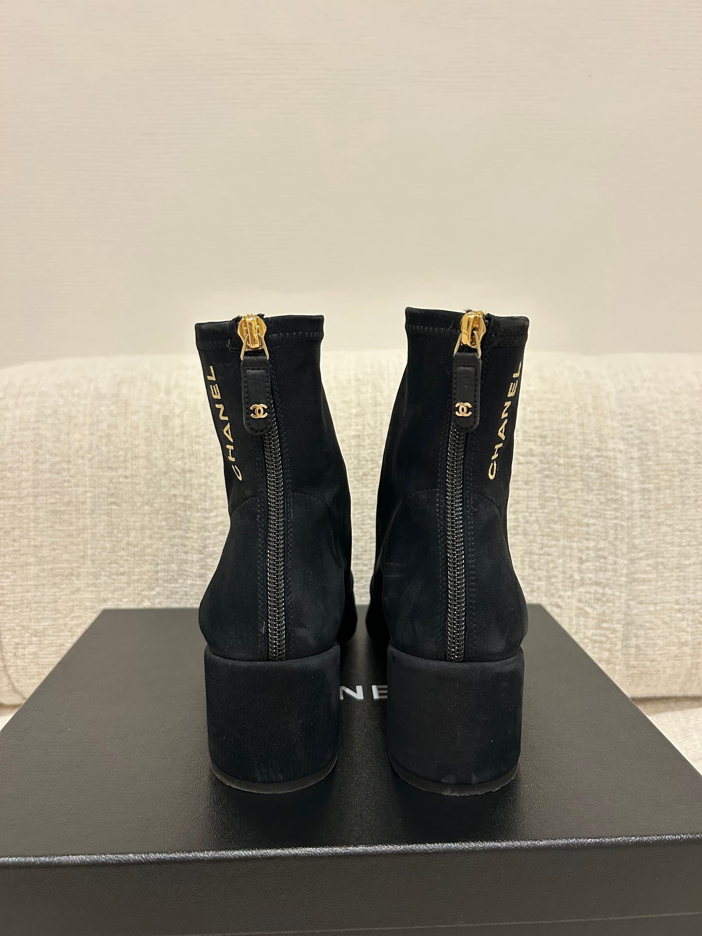 Suede boots