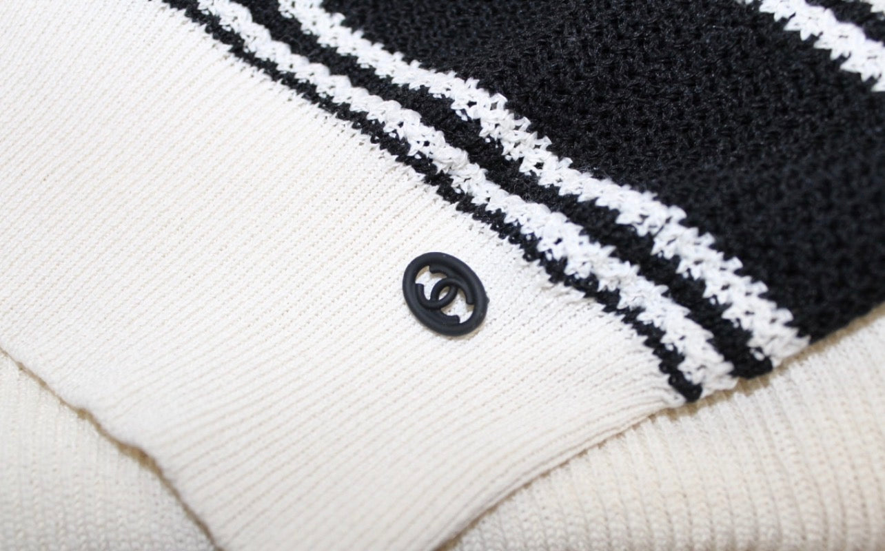 Black white stripes pullover