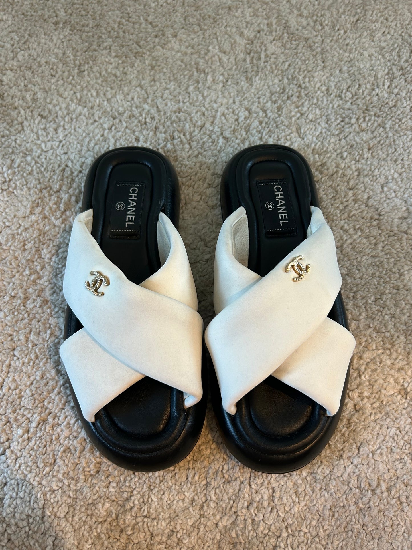 Sandals black and white