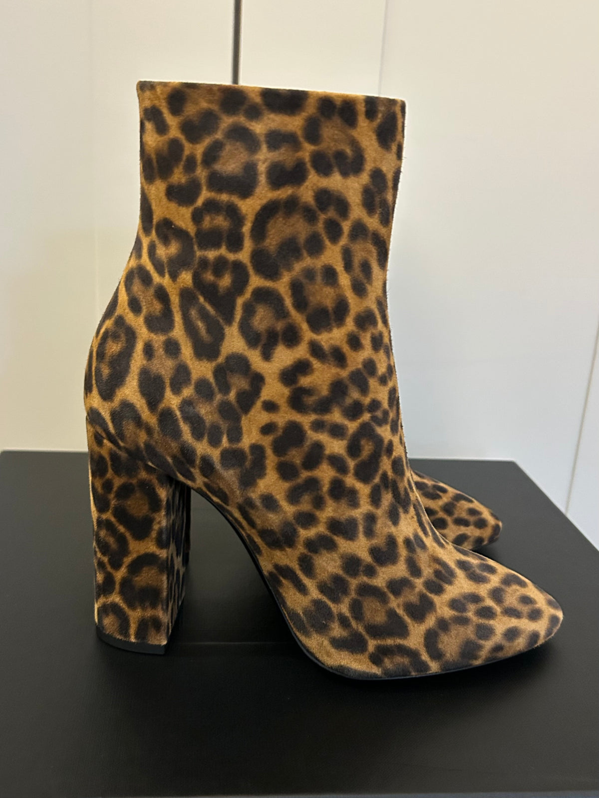 Lou 100 leopard boots