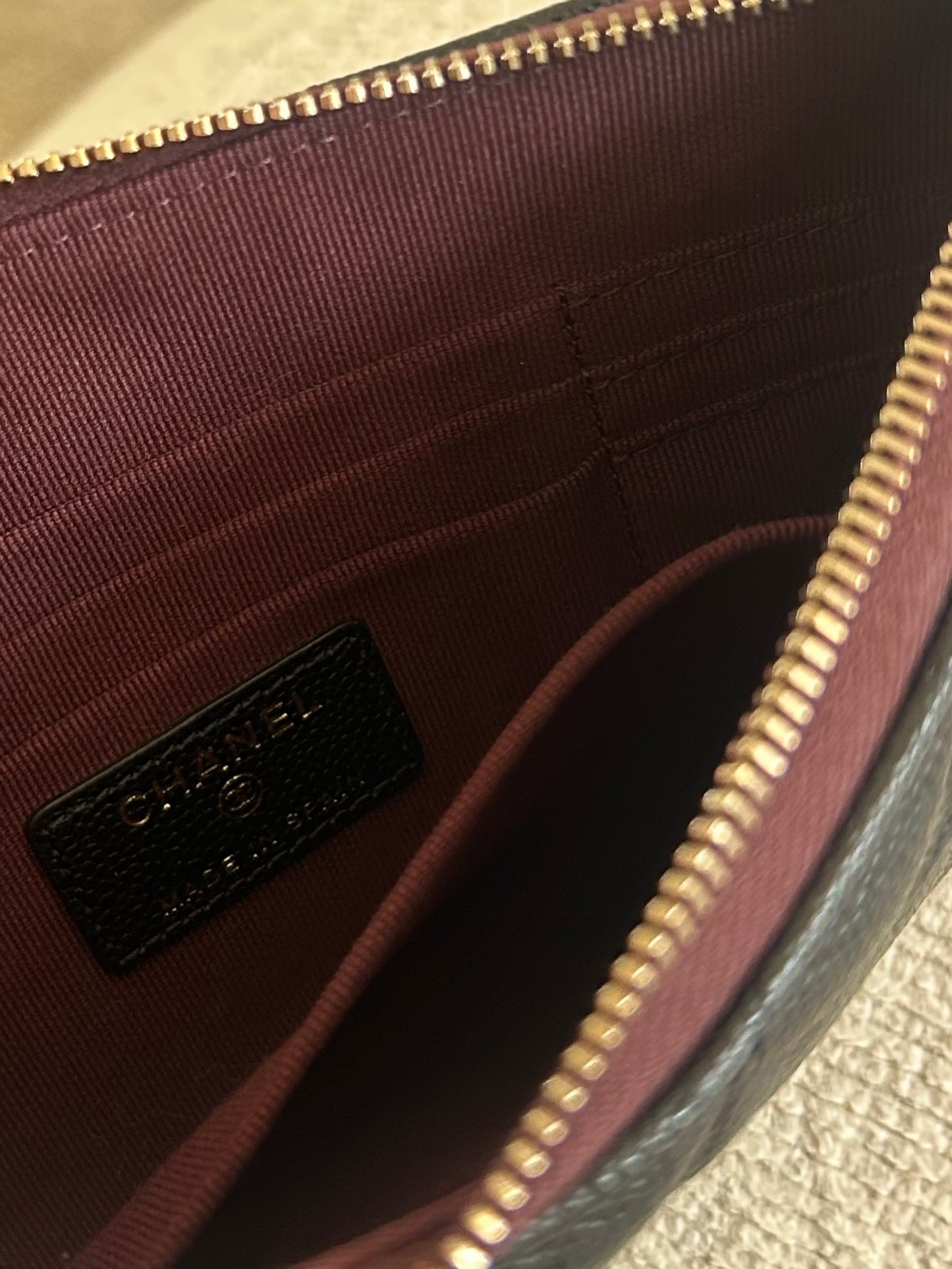 Classique zipped pouch