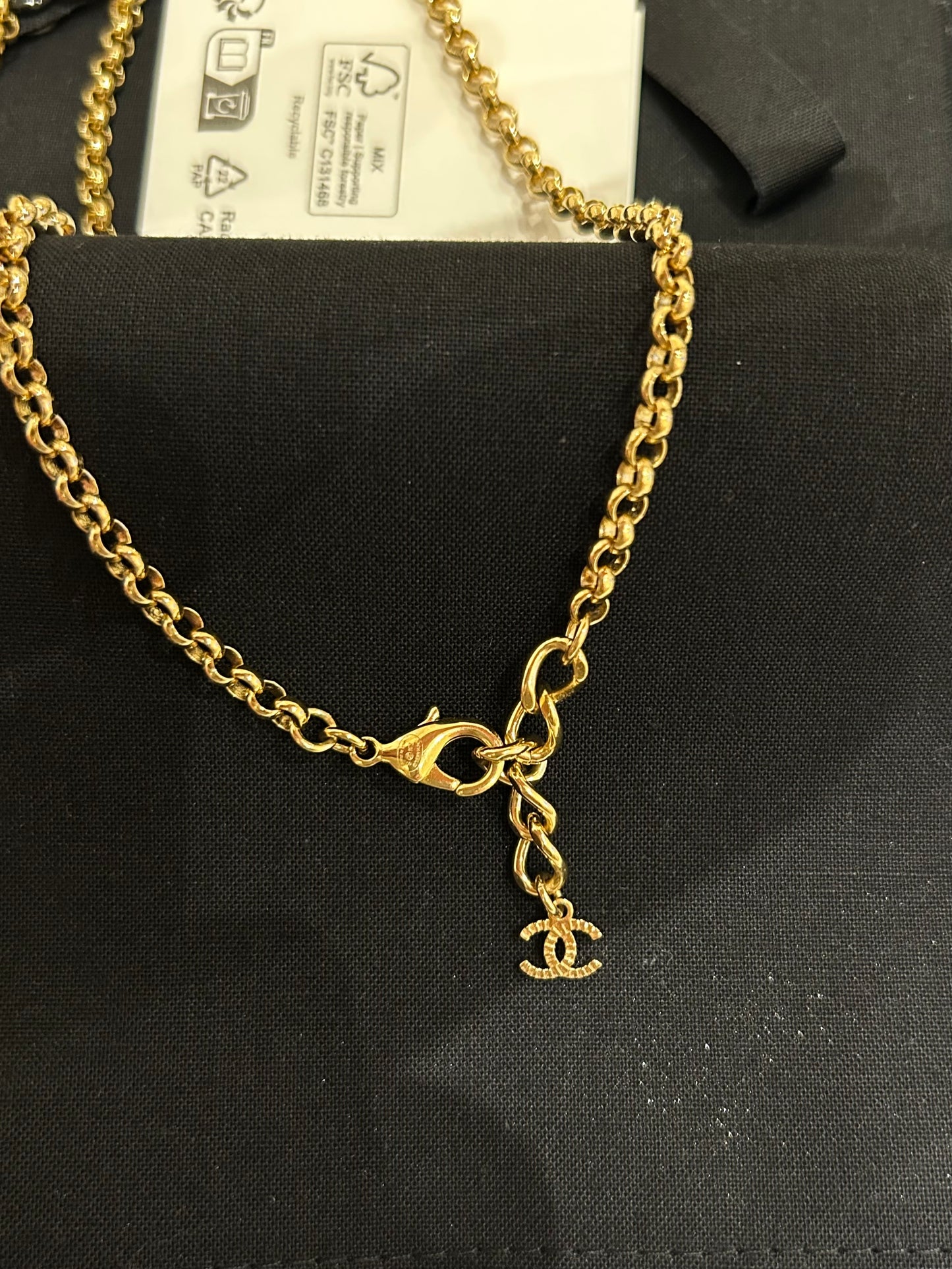 Pearl pendant necklace