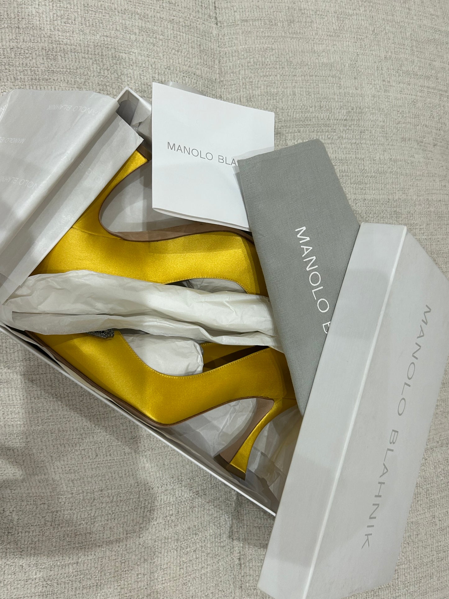 Floritanuhi yellow satin pumps