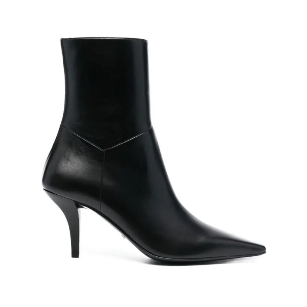 Zipped pointed toe ankle boots