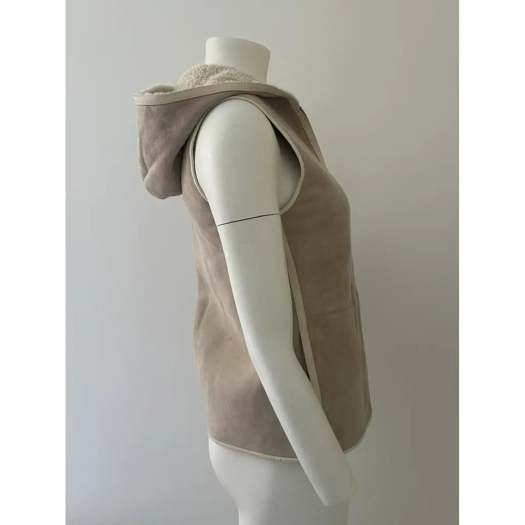 Beige sleeveless hooded jacket