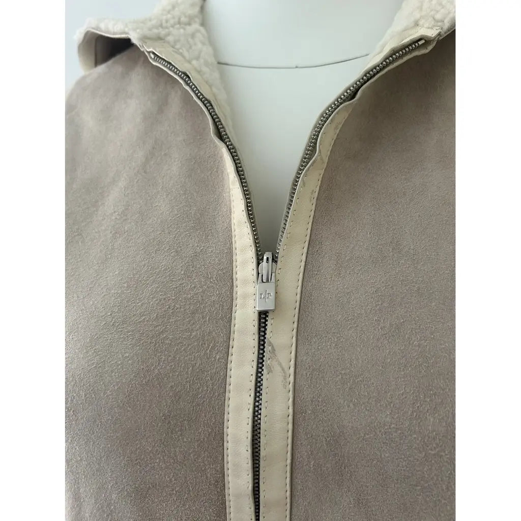 Beige sleeveless hooded jacket